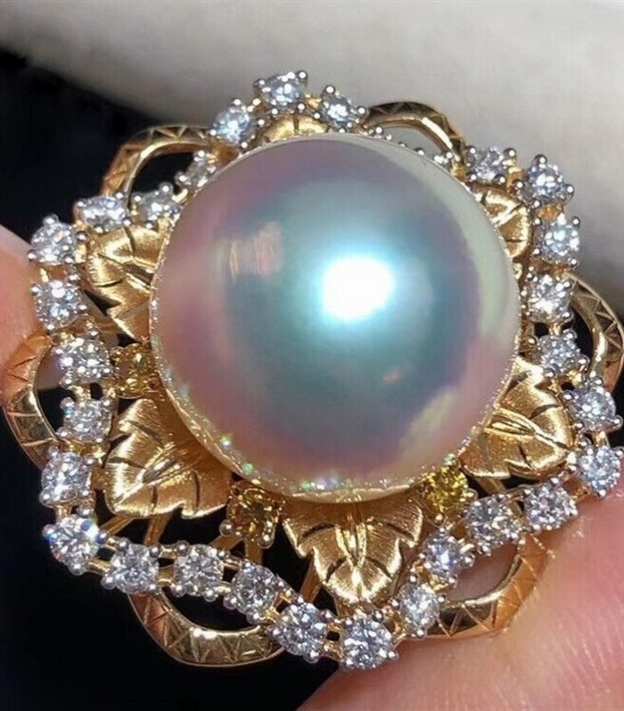 South Sea Pearl set with Natural Diamond 1.15cts in 18K Yellow Gold Ring (CW1002)